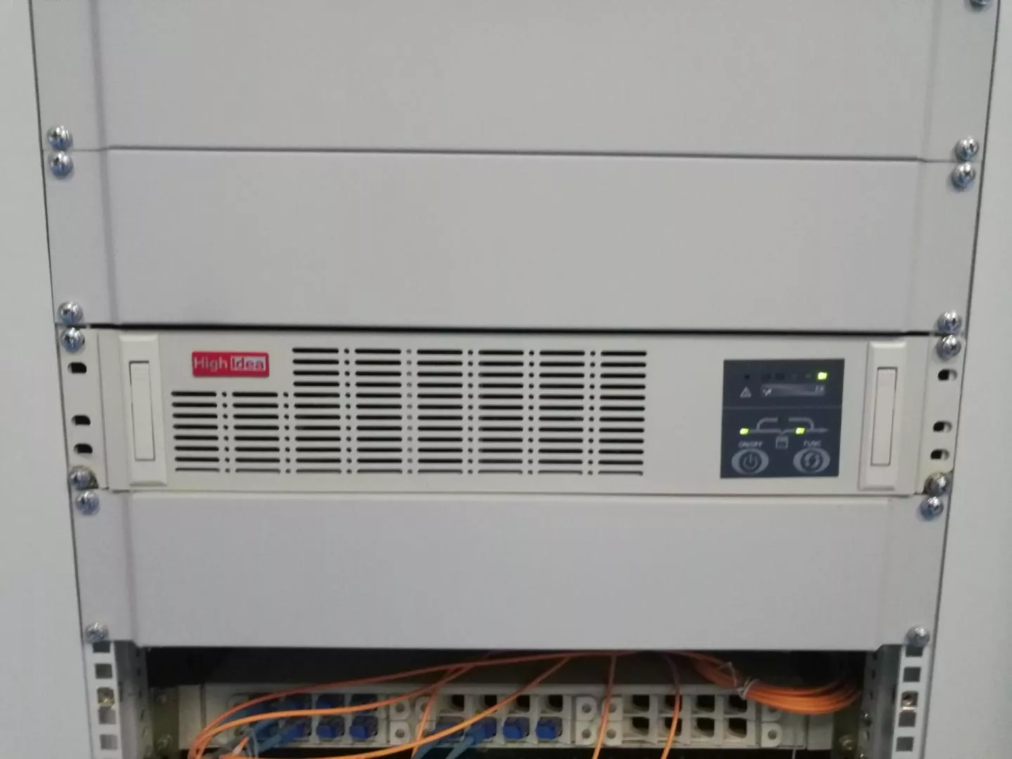 遼寧盤錦電力站逆變器機架式裝機3000w在線式電力逆變器，220V轉220V